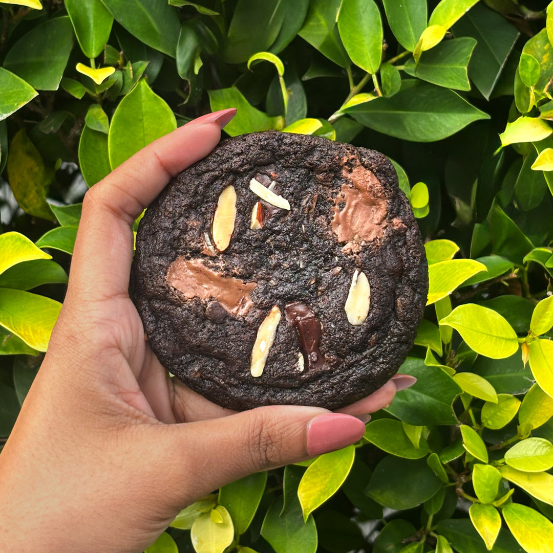 Almond Fudge (2 cookies) (Dec flavor)