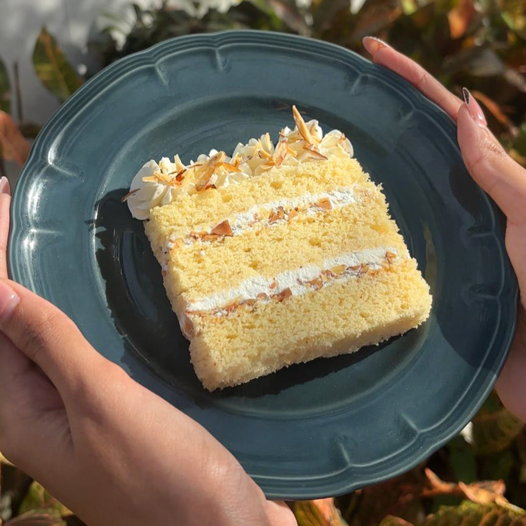 Almond White Chocolate (2 slices) (Jul flavor)
