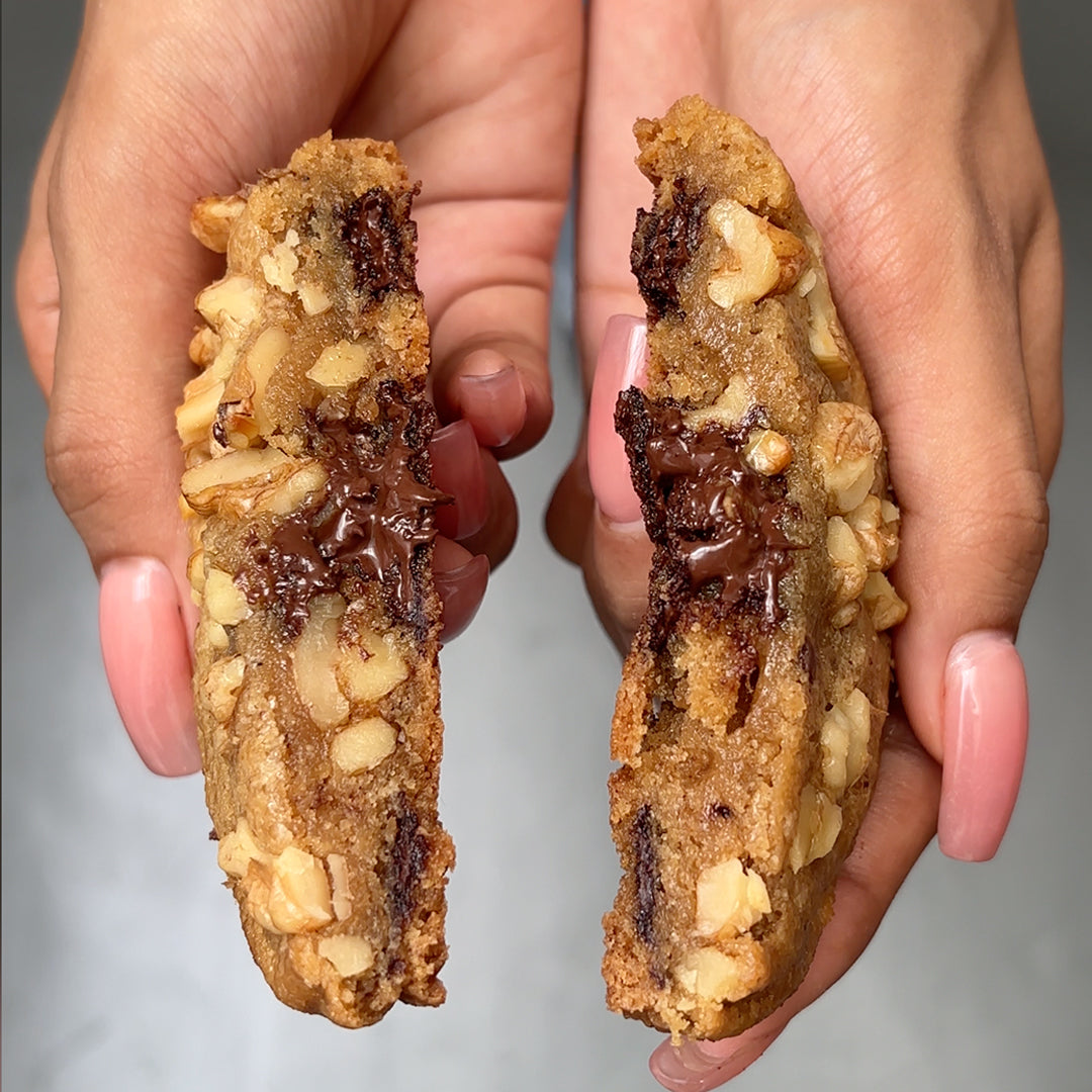 Walnut Chocolate Chunk (4 deluxe cookies)