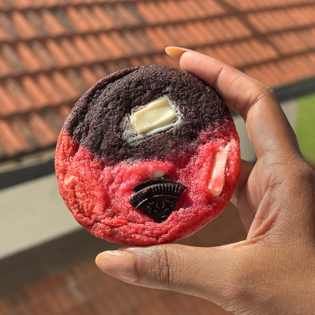 Strawberry Crunch (2 cookies) (Feb flavor)